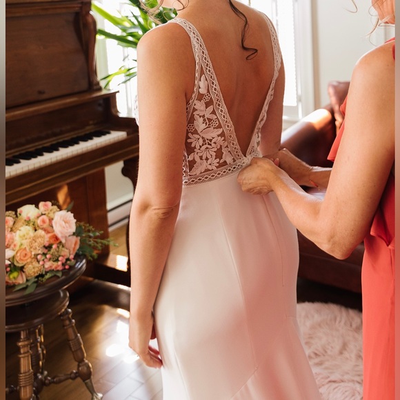 MIKAELLA Wedding Dress - Picture 4 of 9